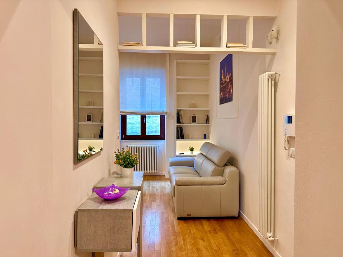Sisters' Home - Appartamento Nel Centro Storico Con Terrazzo, Aria Condizionata E Vasca Da Bagno Siena Exterior photo